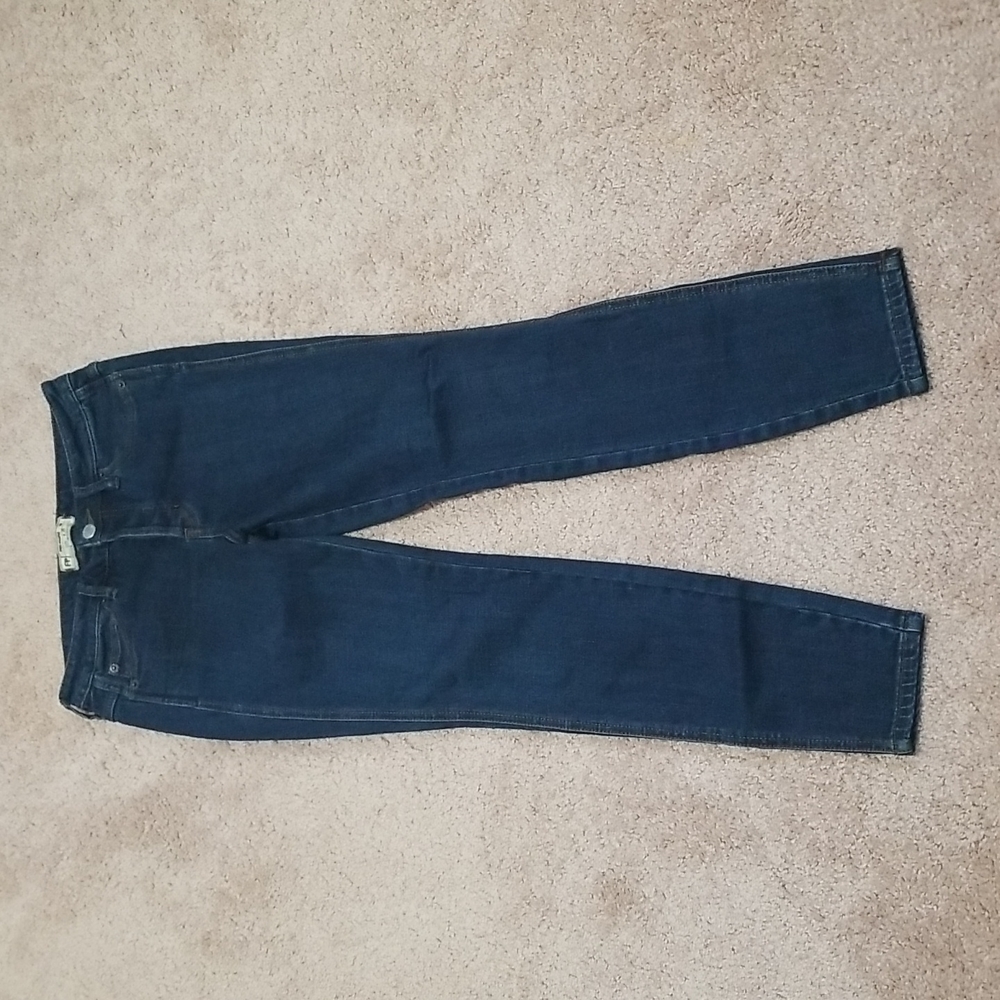 Free People light weight stretchy skinny jeans
